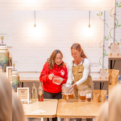 boochacha founder hebe teaching heather ashley how to brew kombucha at a workshop, kombucha workshop, kombucha home made recipe