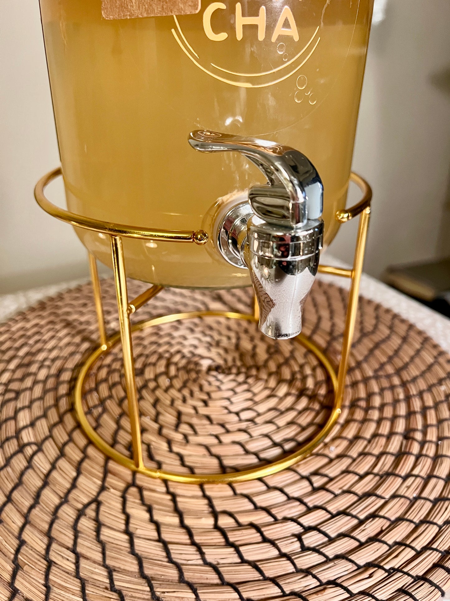 Gold Style Stand